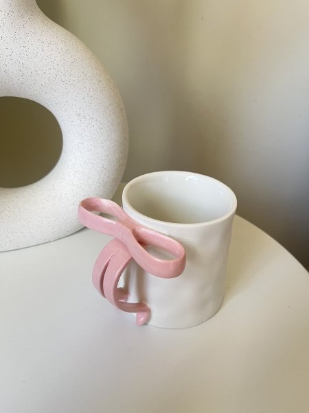 كوب الفيونكة لون زهري <br> <span class='text-color-warm'>سيتوفر قريباً</span>